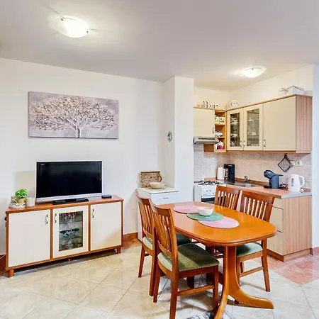 Duplex In Peaceful Area - Apartamento