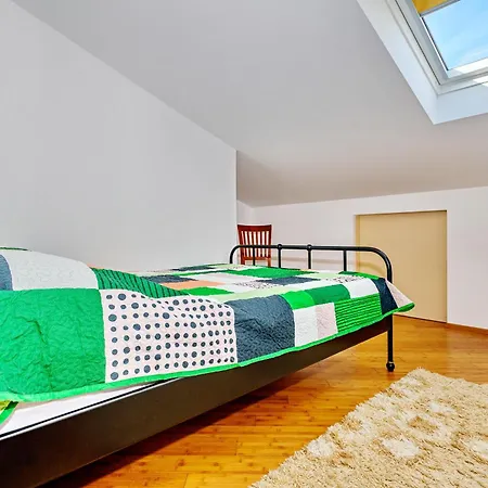 Duplex In Peaceful Area - Apartamento Zadar