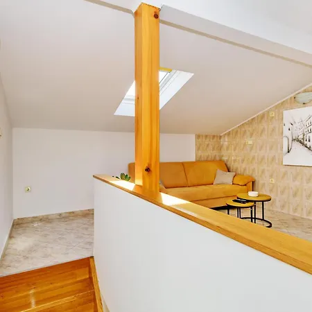Duplex In Peaceful Area - * Zadar