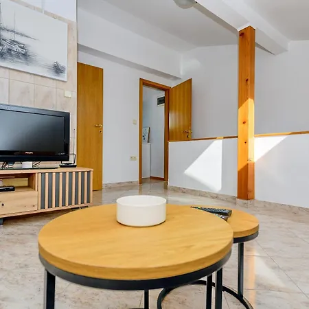 Duplex In Peaceful Area - شقة زادار