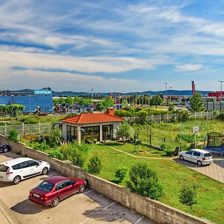Duplex In Peaceful Area - *