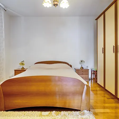 Duplex In Peaceful Area - Apartamento Zadar