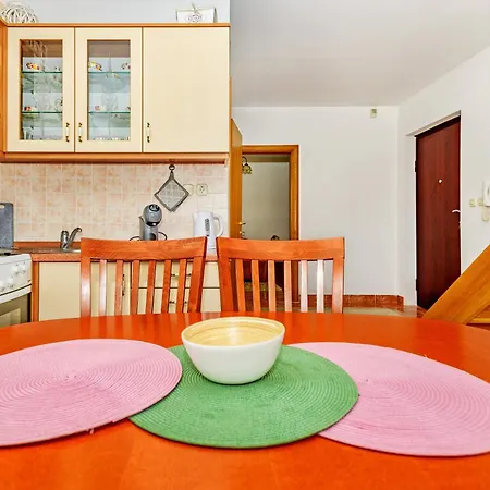 Duplex In Peaceful Area - زادار