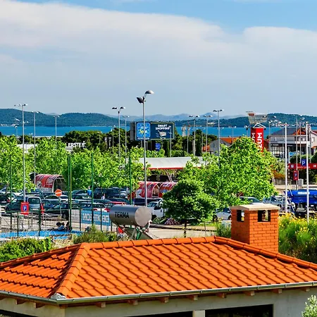 Duplex In Peaceful Area - * Zadar