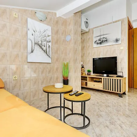 아파트 Duplex In Peaceful Area -