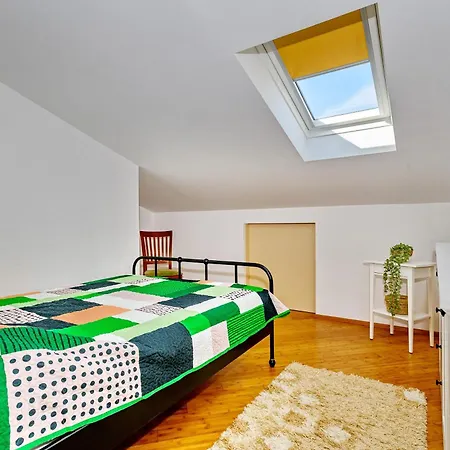 Duplex In Peaceful Area - 아파트 자다르